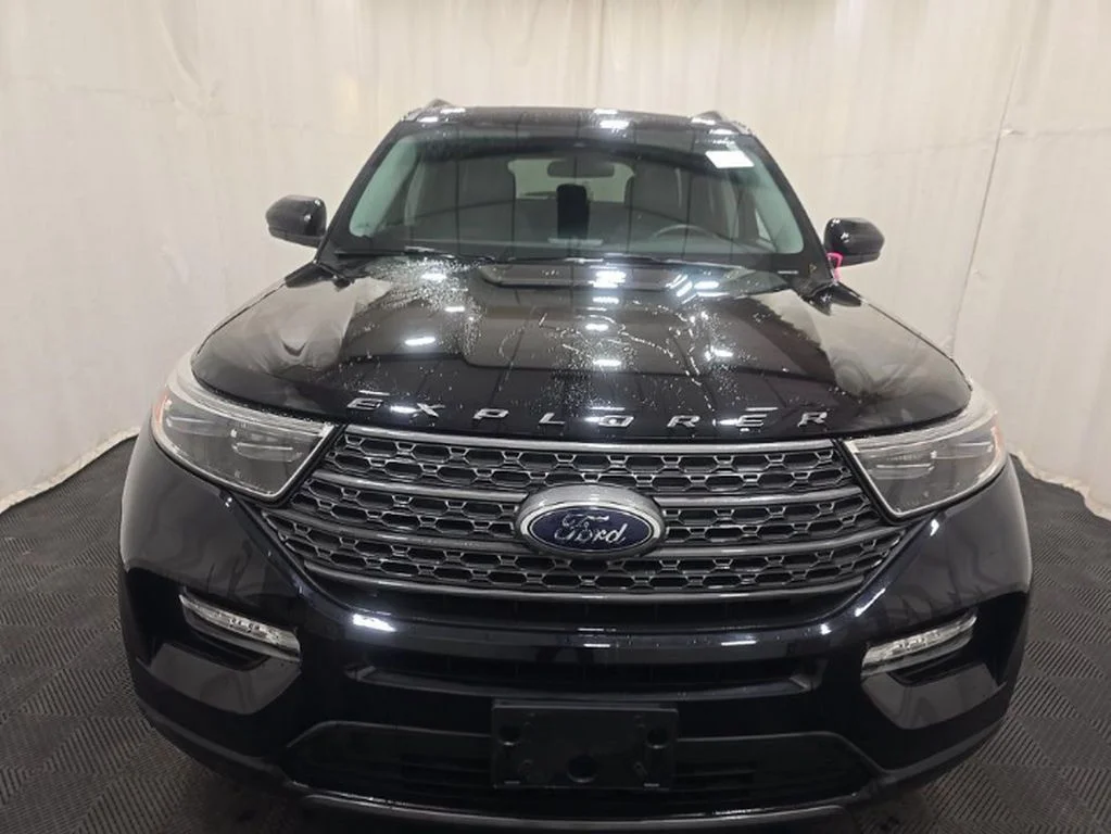 Used 2024 Black Ford XLT image 3