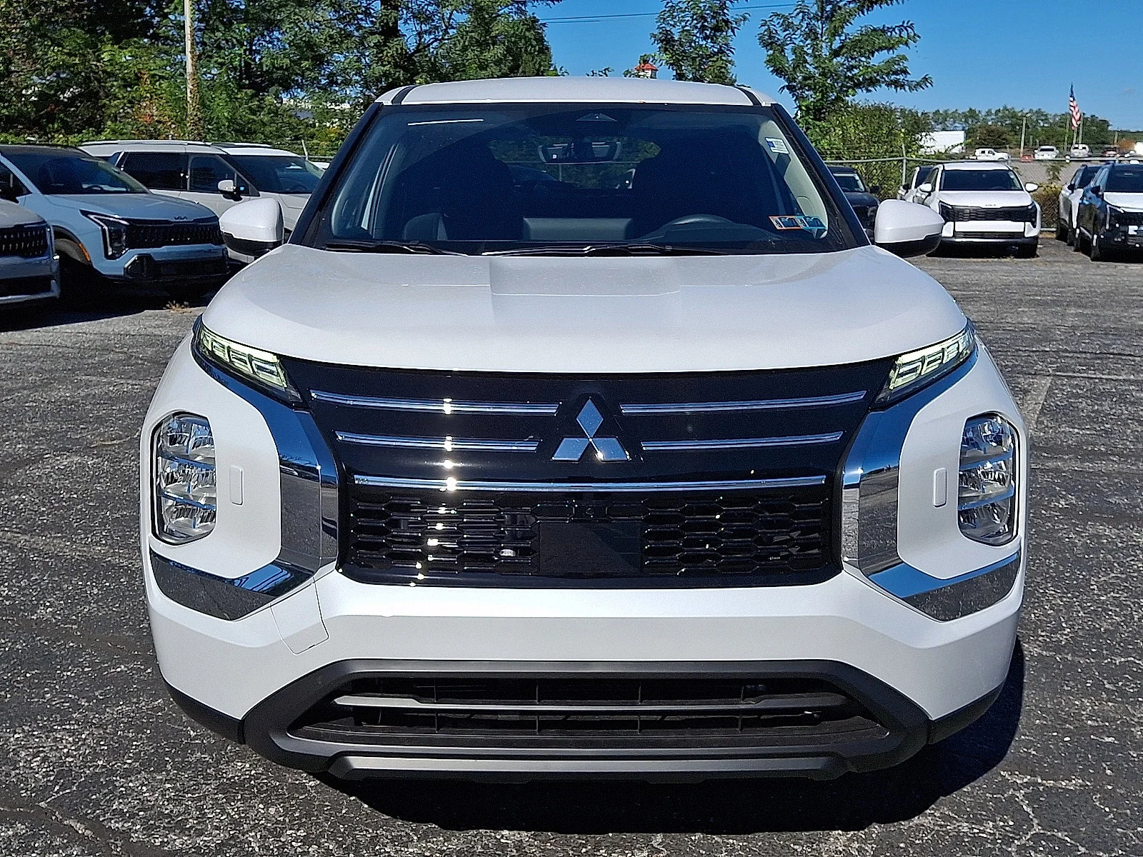 New 2026 White Mitsubishi ES image 3