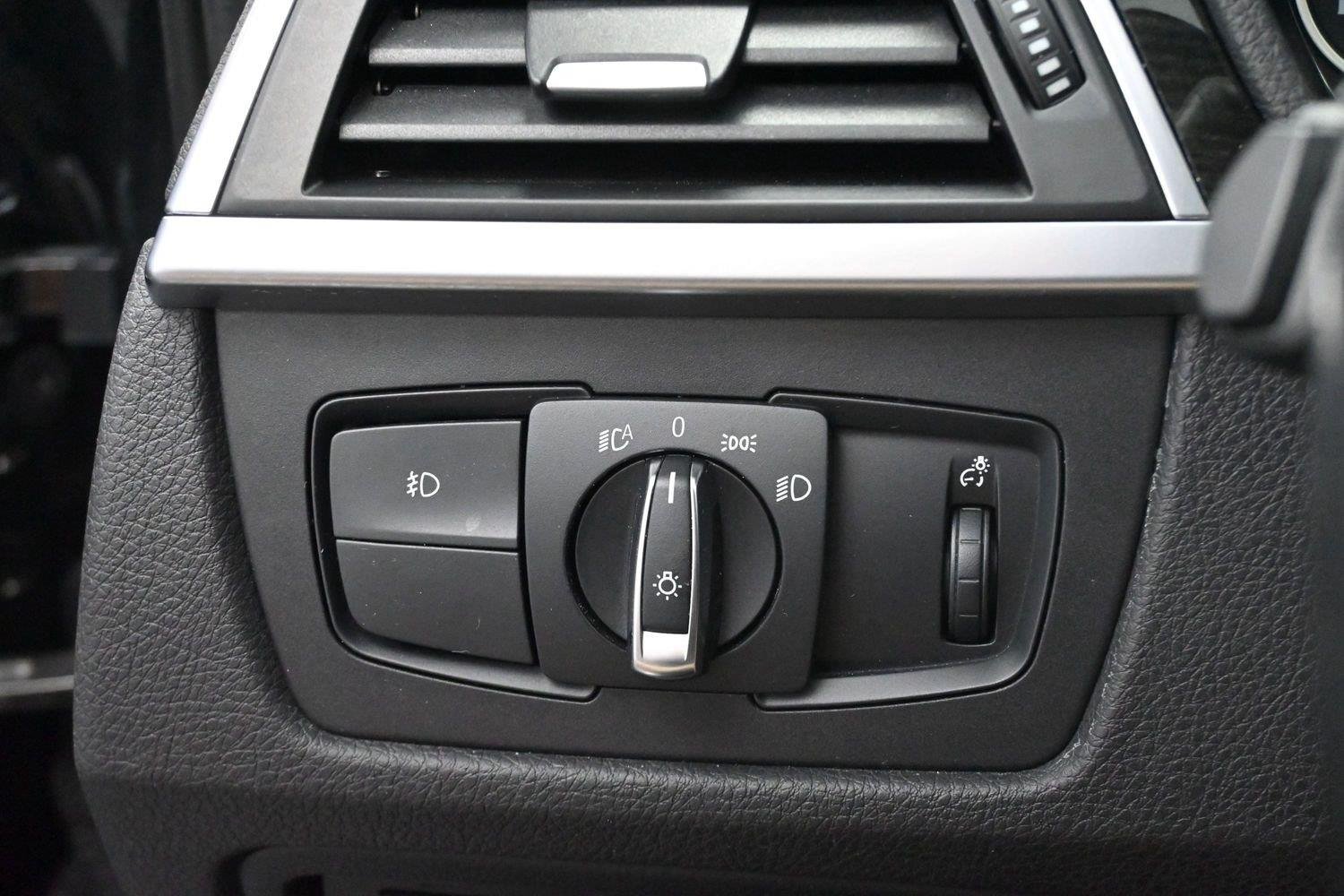 Used 2018 Black Sapphire Metallic BMW 330i image 24