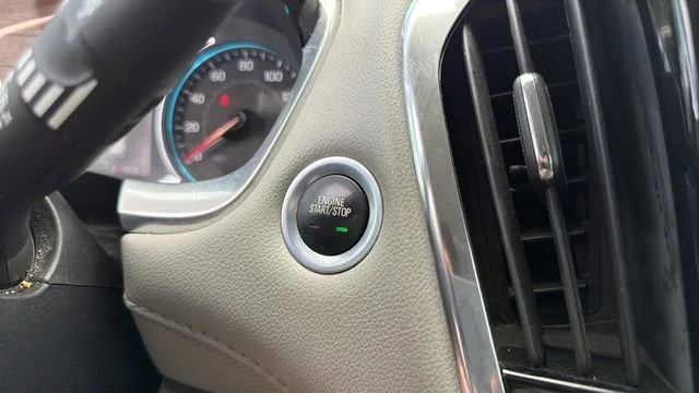 Used 2019 SILVER ICE METALLIC Chevrolet Premier image 29