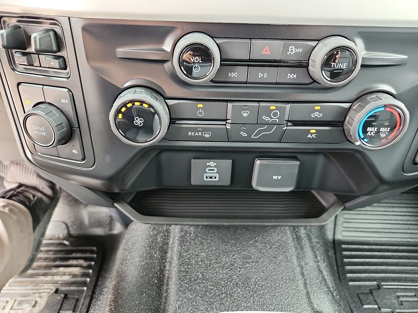 New 2026 Oxford White Ford XL image 23