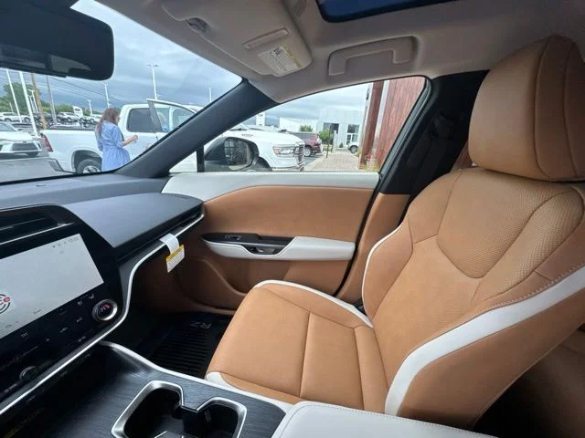 New 2026 Iridium Lexus 450e Premium image 19