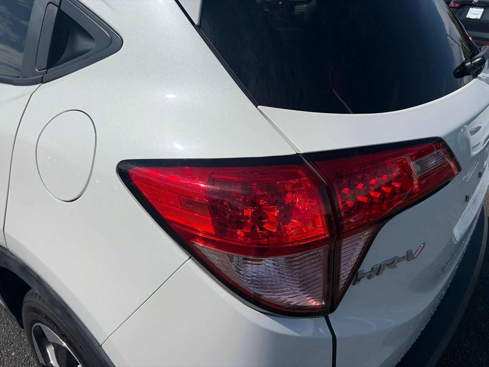 Used 2018 White Honda EX image 18