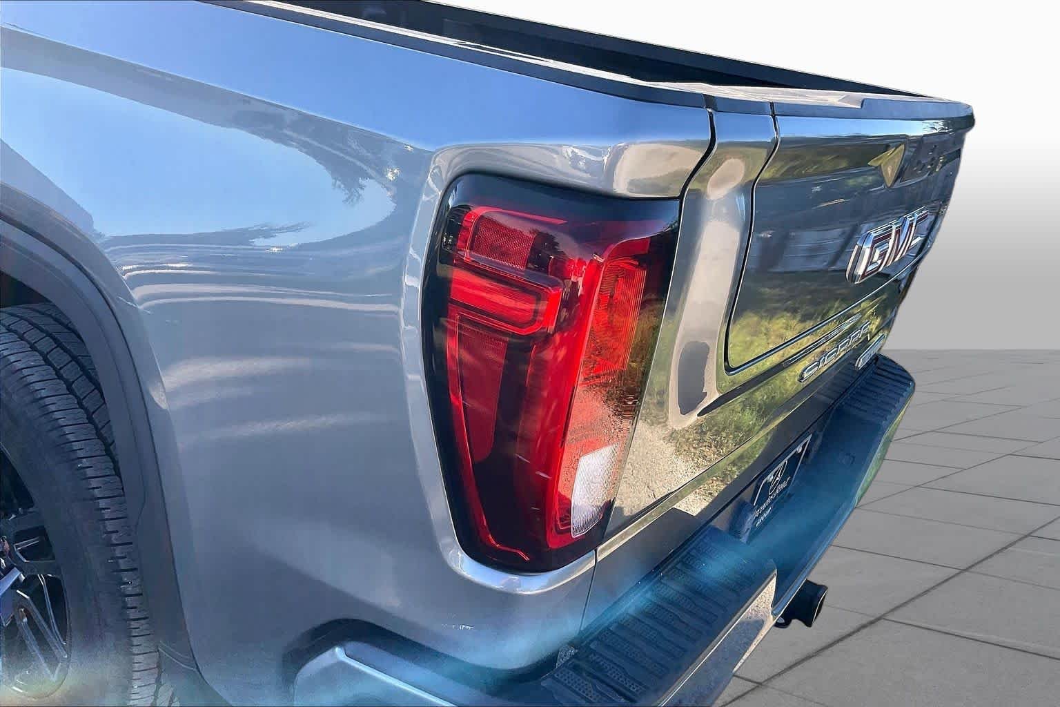 Used 2020 Satin Steel Metallic GMC Elevation image 25