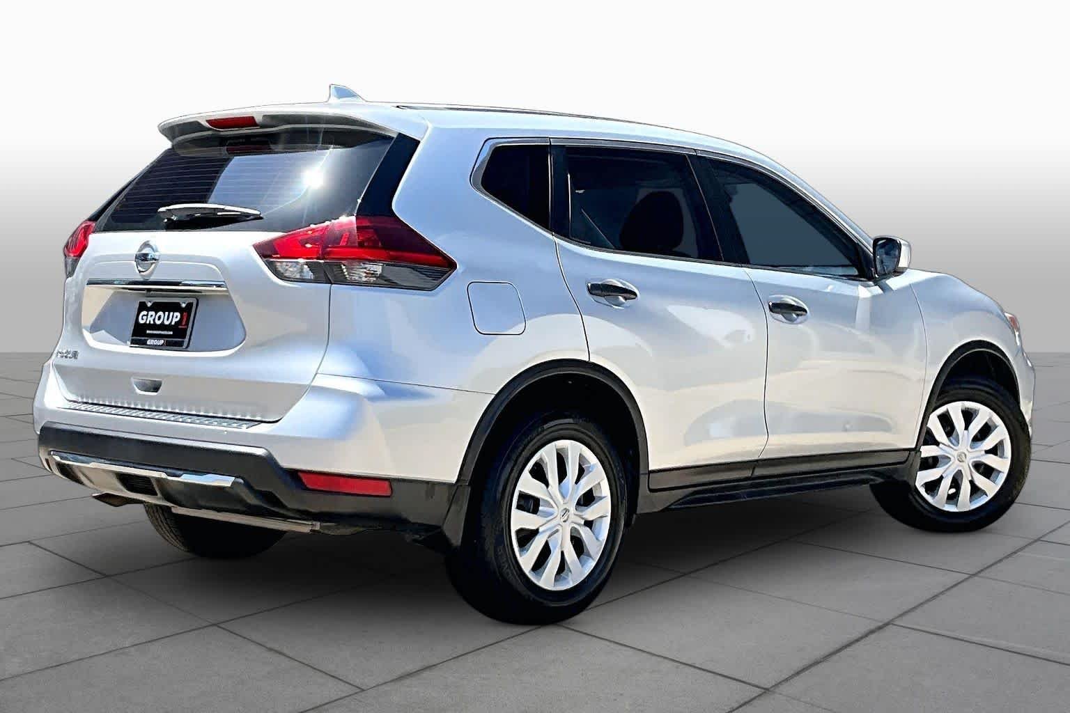 Used 2020 Brilliant Silver Metallic Nissan S image 13
