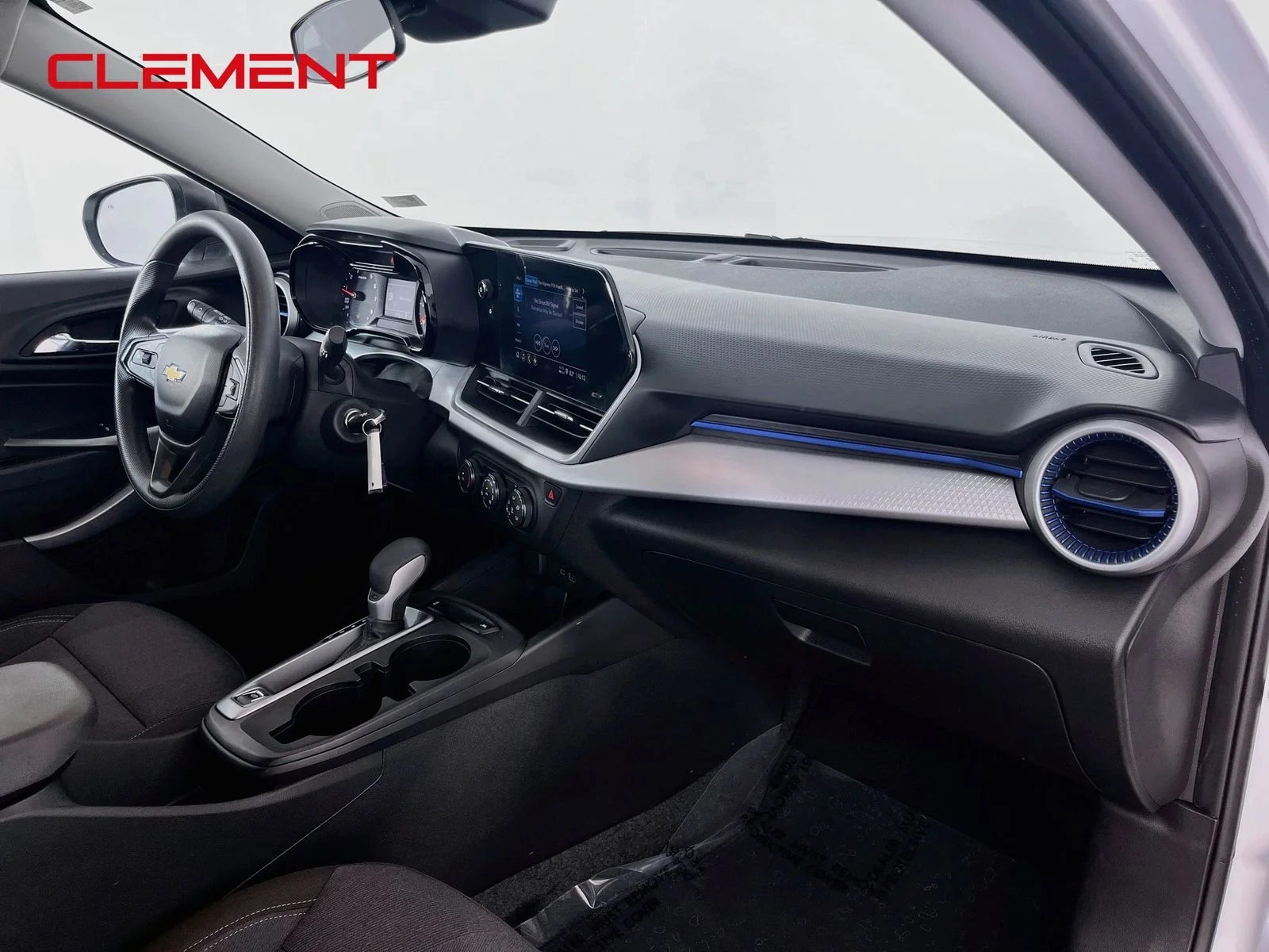 Used 2024 White Chevrolet LS image 33