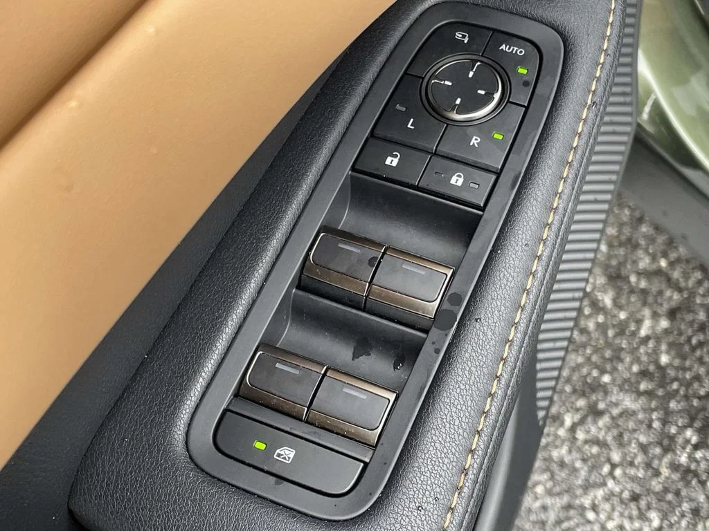 2025 Lexus RX 350 - Photo 6