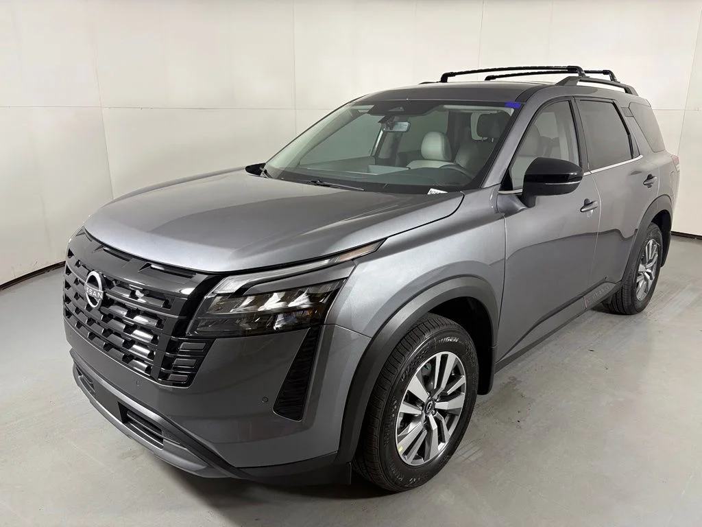 New 2026 Gun Metallic Nissan SL image 4