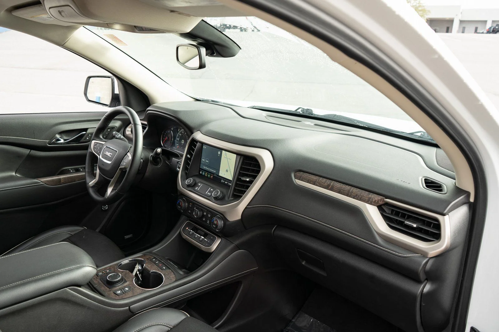 Used 2023 White GMC Denali image 22