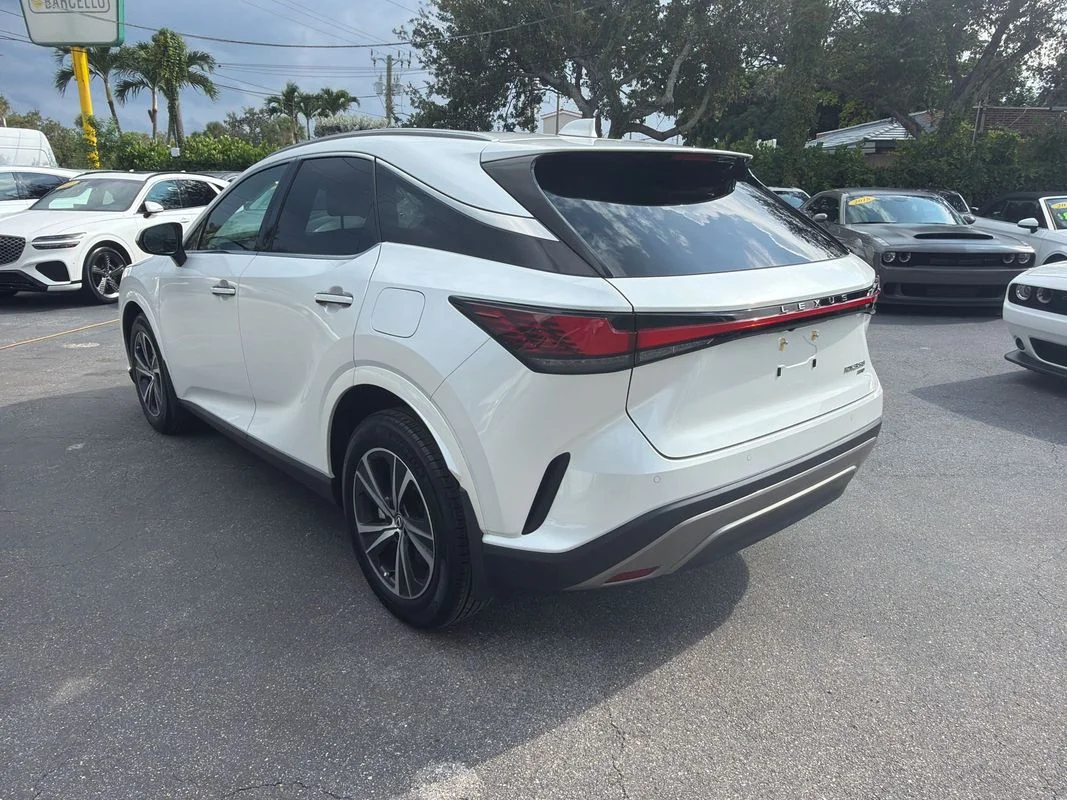 Used 2024 White Lexus Premium image 3