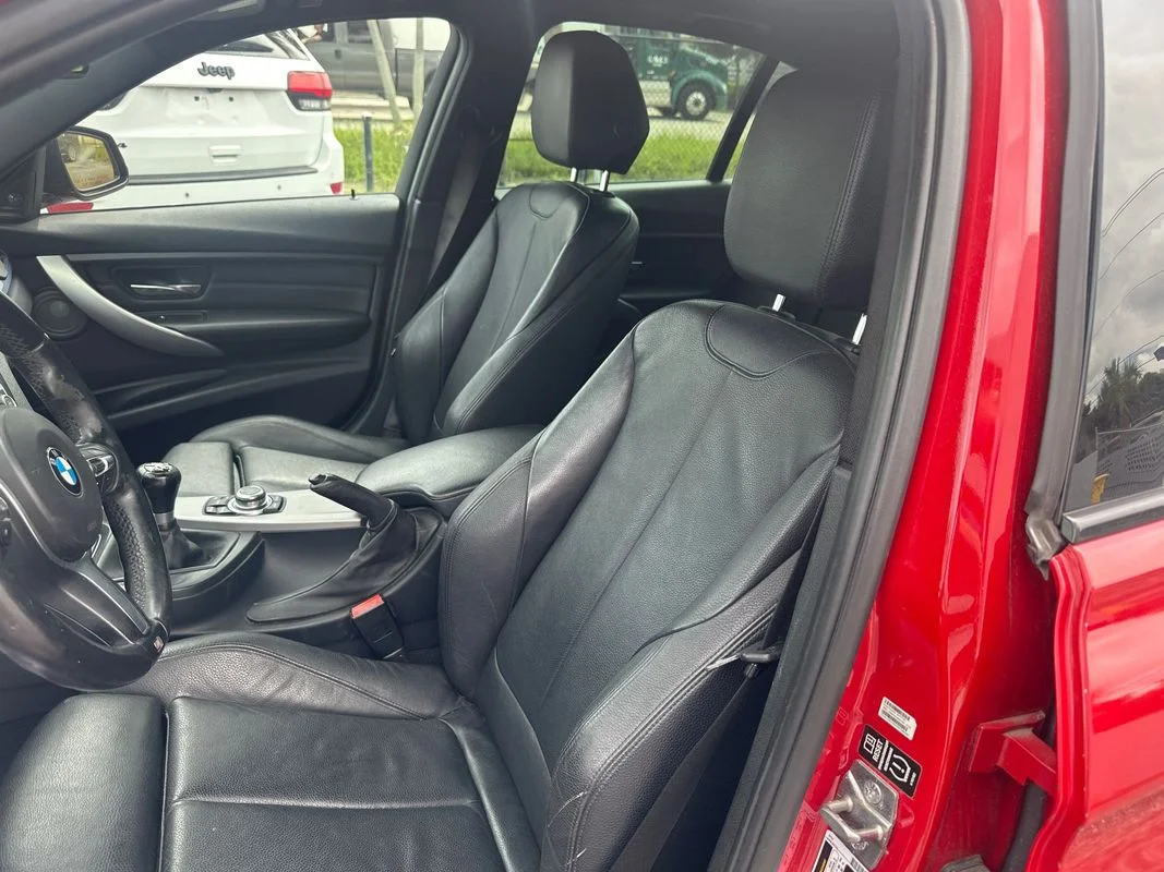 Used 2013 Red BMW xDrive image 16