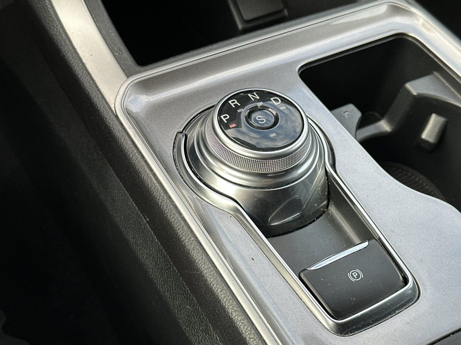 Used 2024 Gray Ford SEL image 20