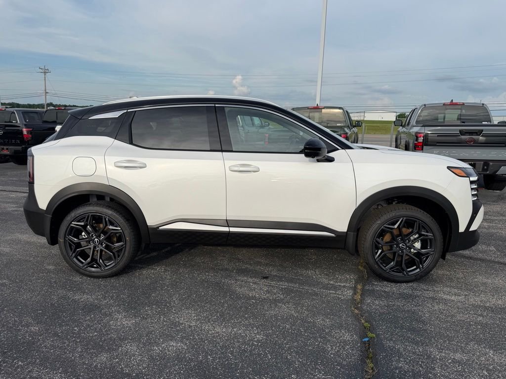 New 2026 Aspen White TriCoat / Super Black Two-tone Nissan SR image 3