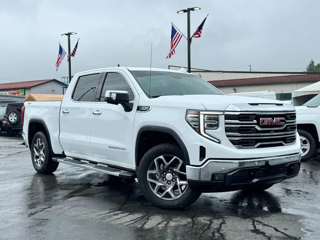2025 GMC Sierra 4WD Crew Cab Short Box SLT's photo