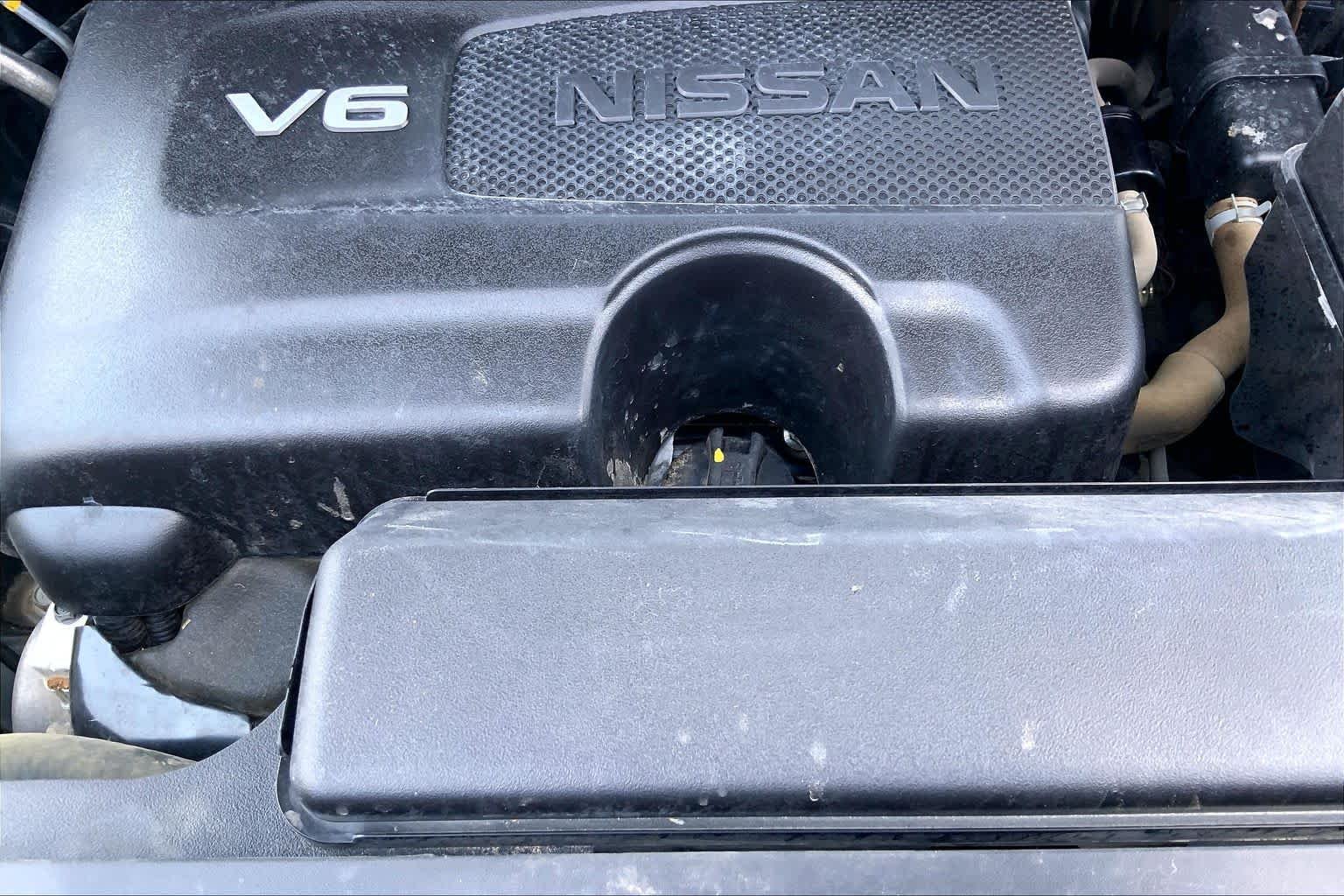 Used 2023 Obsidian Green Pearl Nissan Platinum image 33
