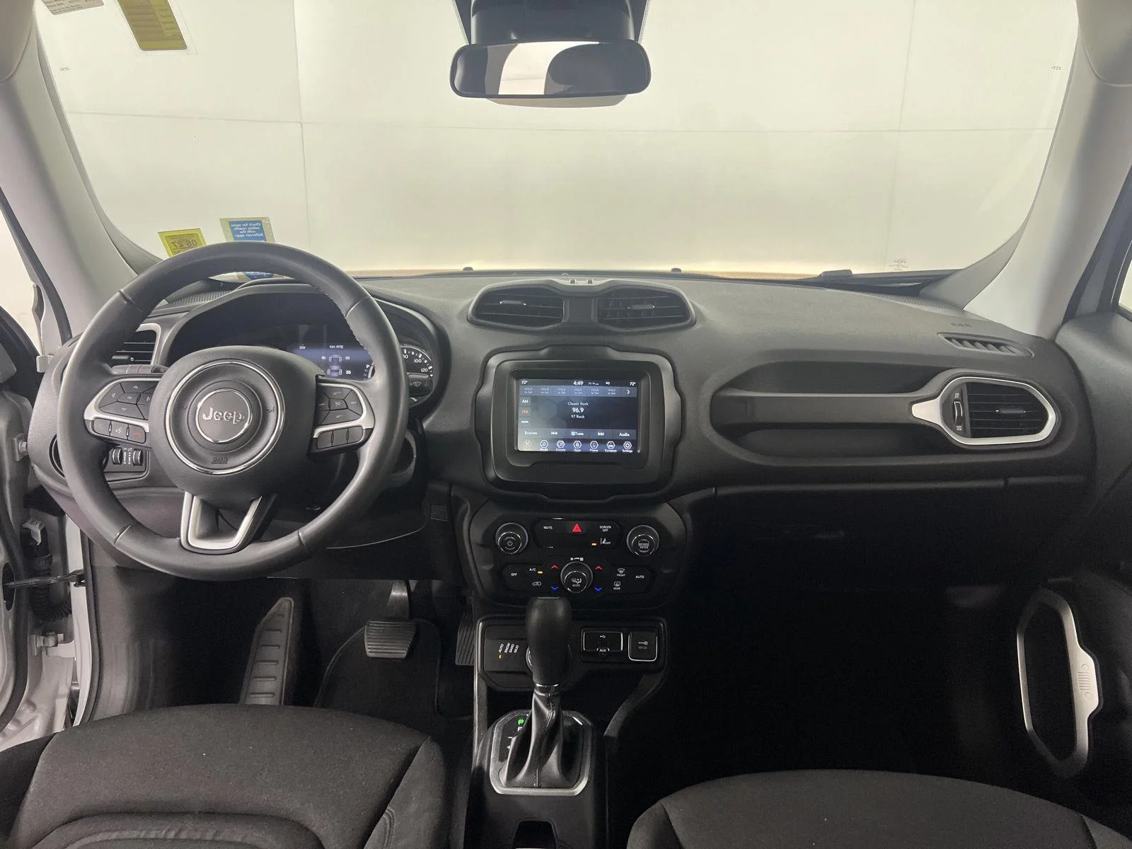 Used 2021 Glacier Metallic Jeep Latitude image 4