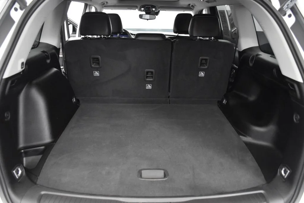 Certified Used 2023 White Jeep Limited image 20