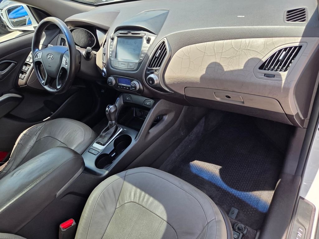Used 2015 White Hyundai Limited image 17