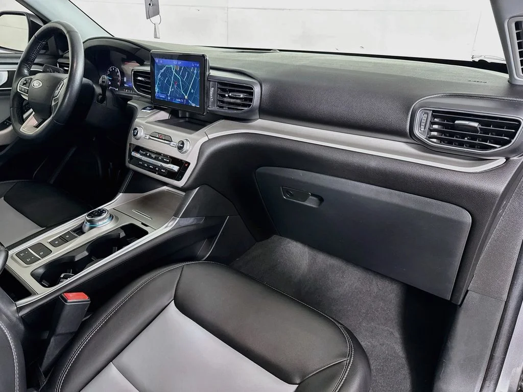 Used 2022 Gray Ford XLT image 37