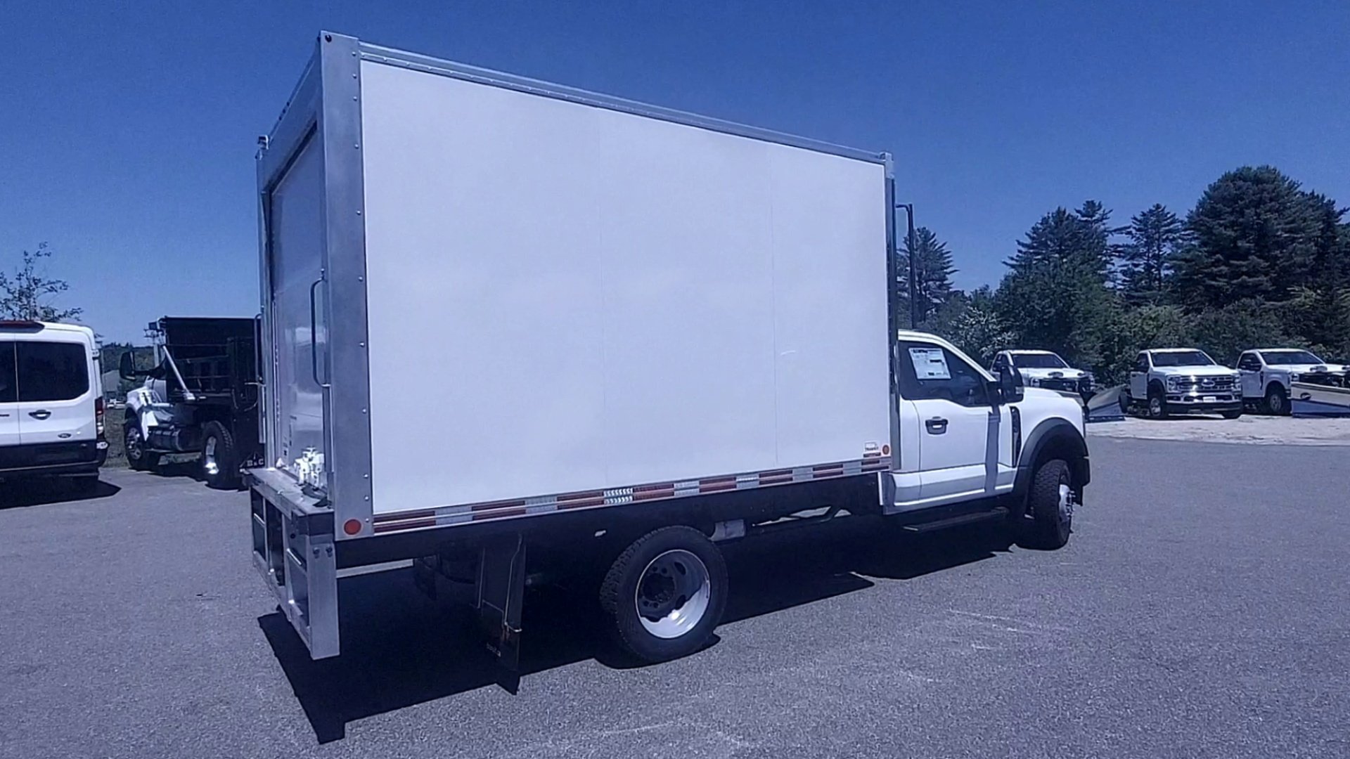 New 2026 Oxford White Ford F-450® XL image 21