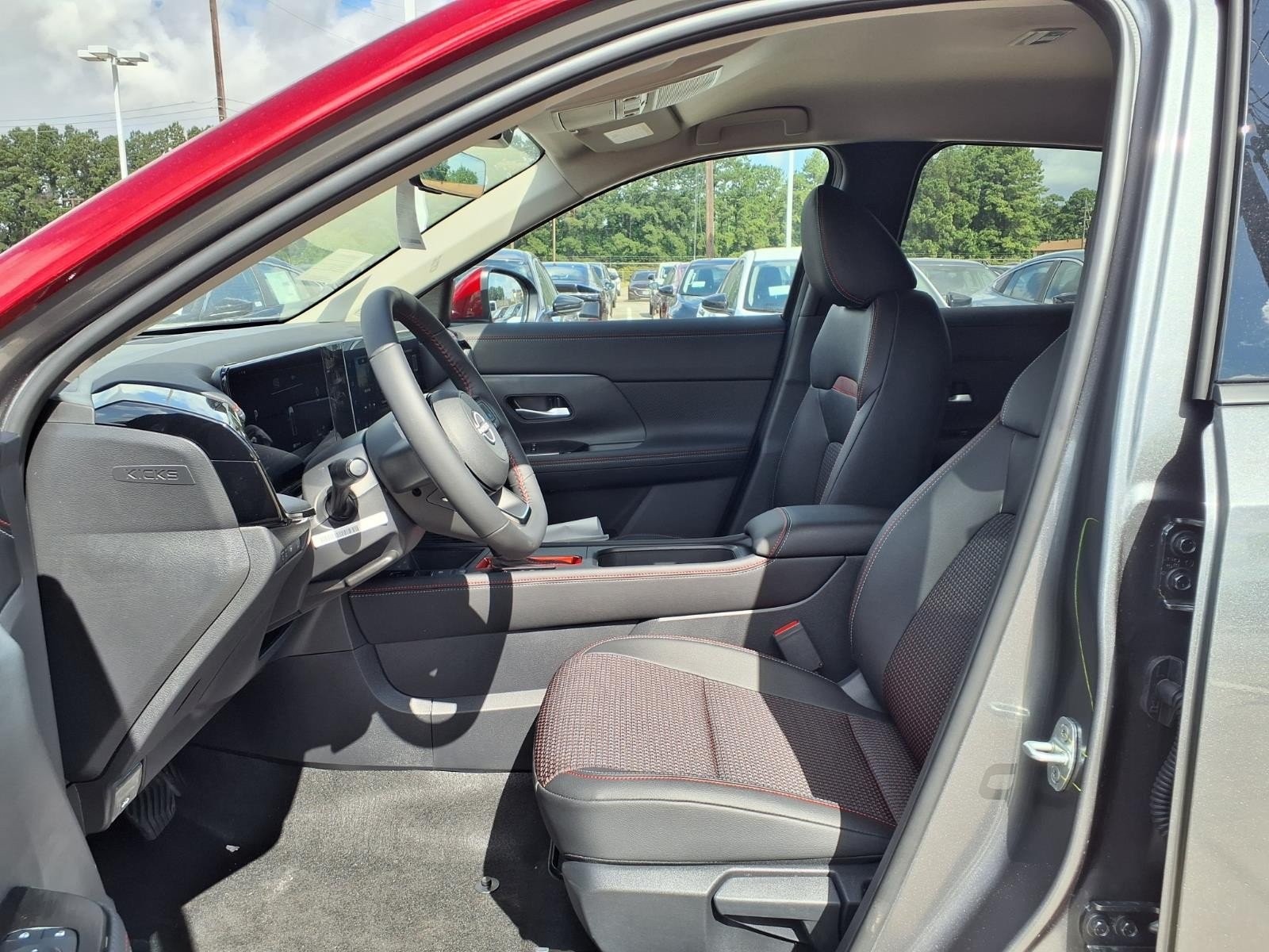 New 2026 Gun Metallic / Scarlet Ember Tintcoat Two-tone Nissan SR image 12