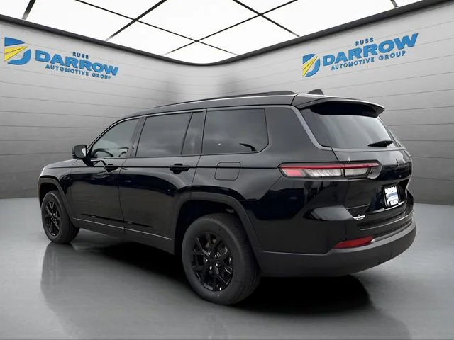 New 2026 Diamond Black Crystal Pearl-Coat Exterior Paint Jeep Altitude image 3