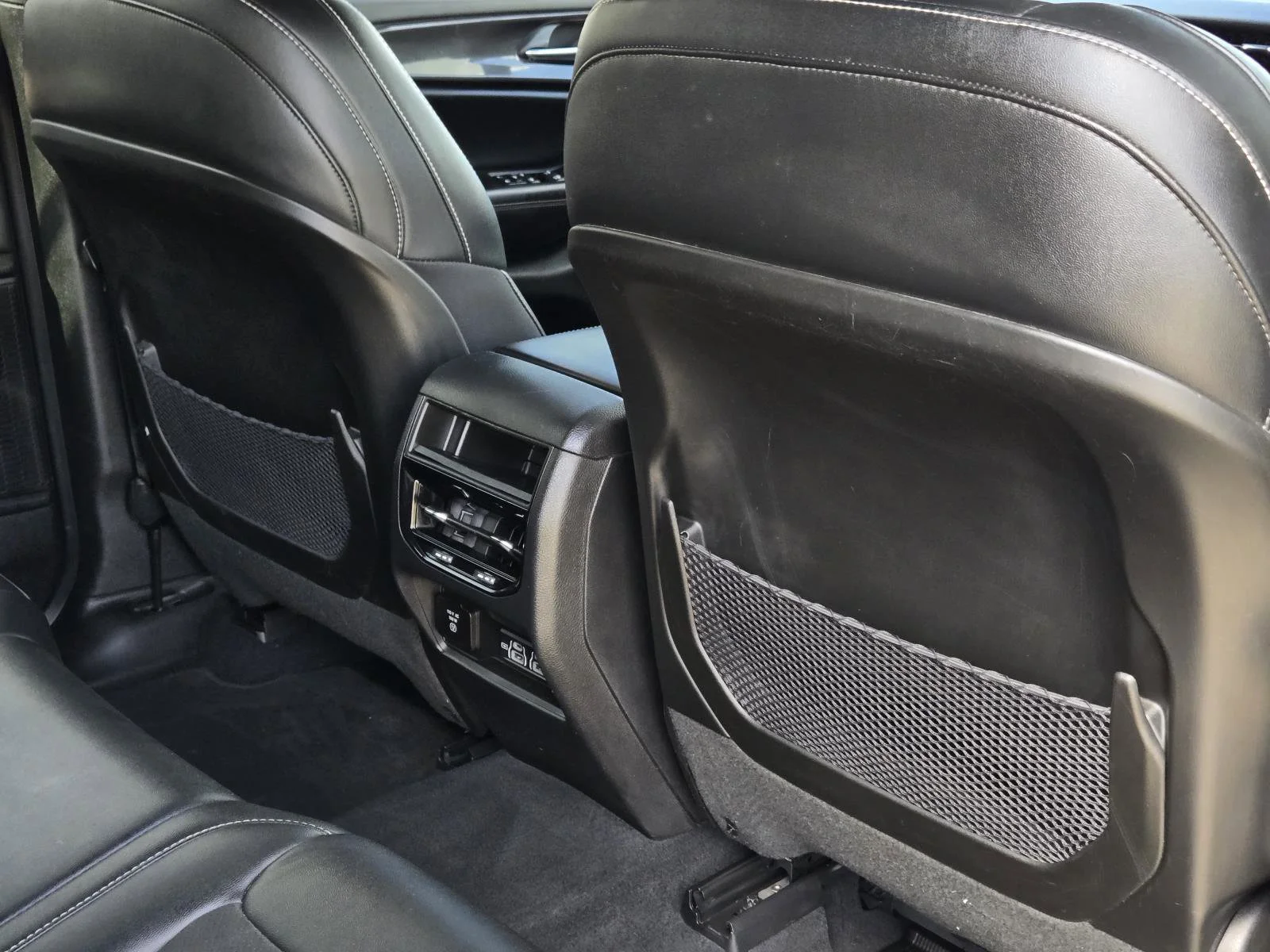 Used 2023 Diamond Black Crystal Pearlcoat Jeep Altitude image 38