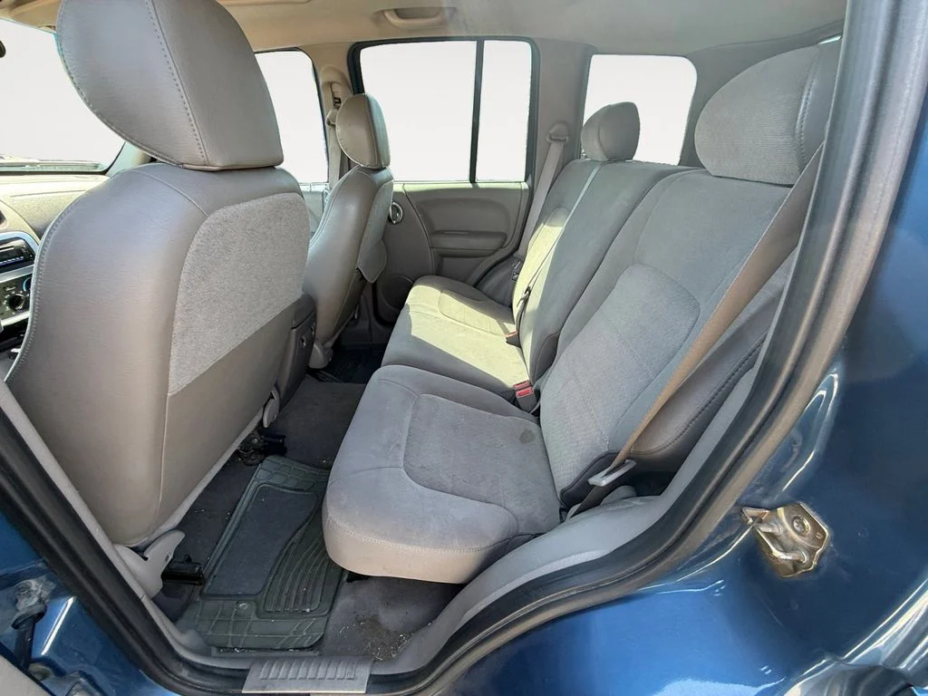 Used 2003 Blue Jeep Limited image 13