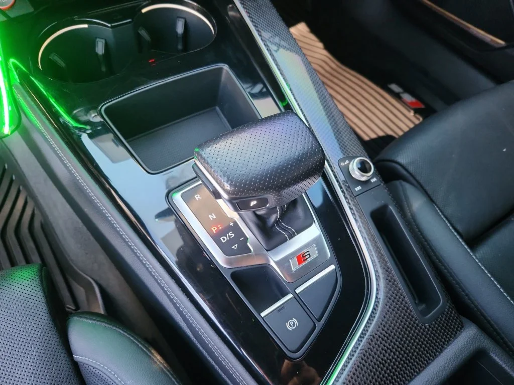 Used 2022 Black Audi  image 25