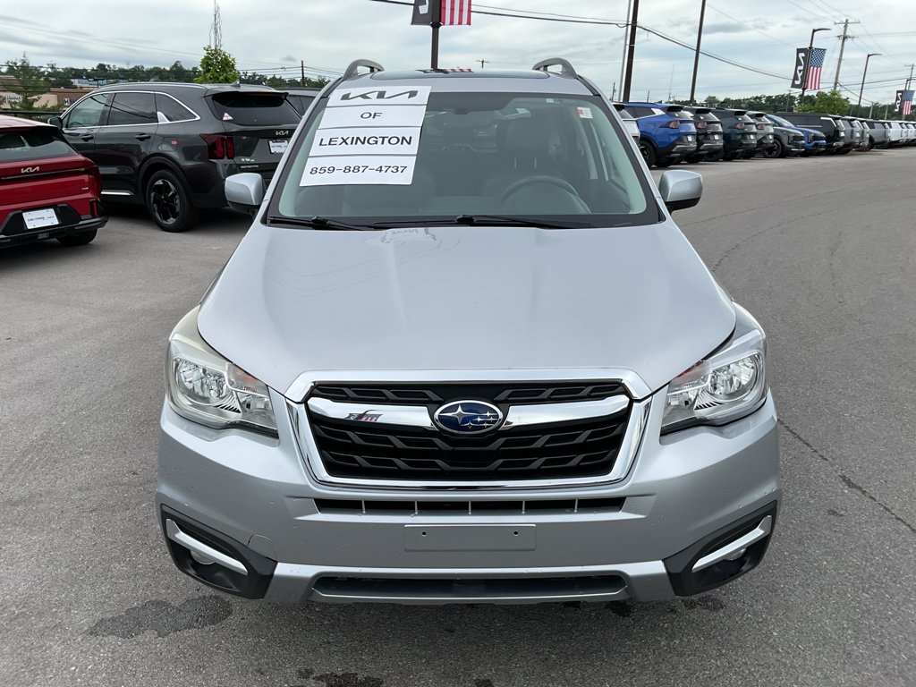 Used 2017 Ice Silver Metallic Subaru Limited image 3