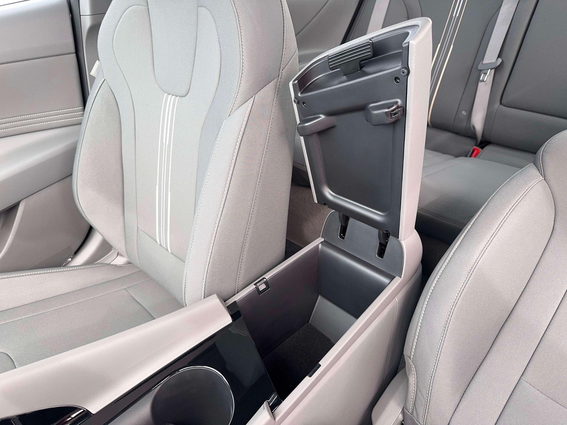 New 2026 Serenity White Hyundai SEL Sport Premium image 18