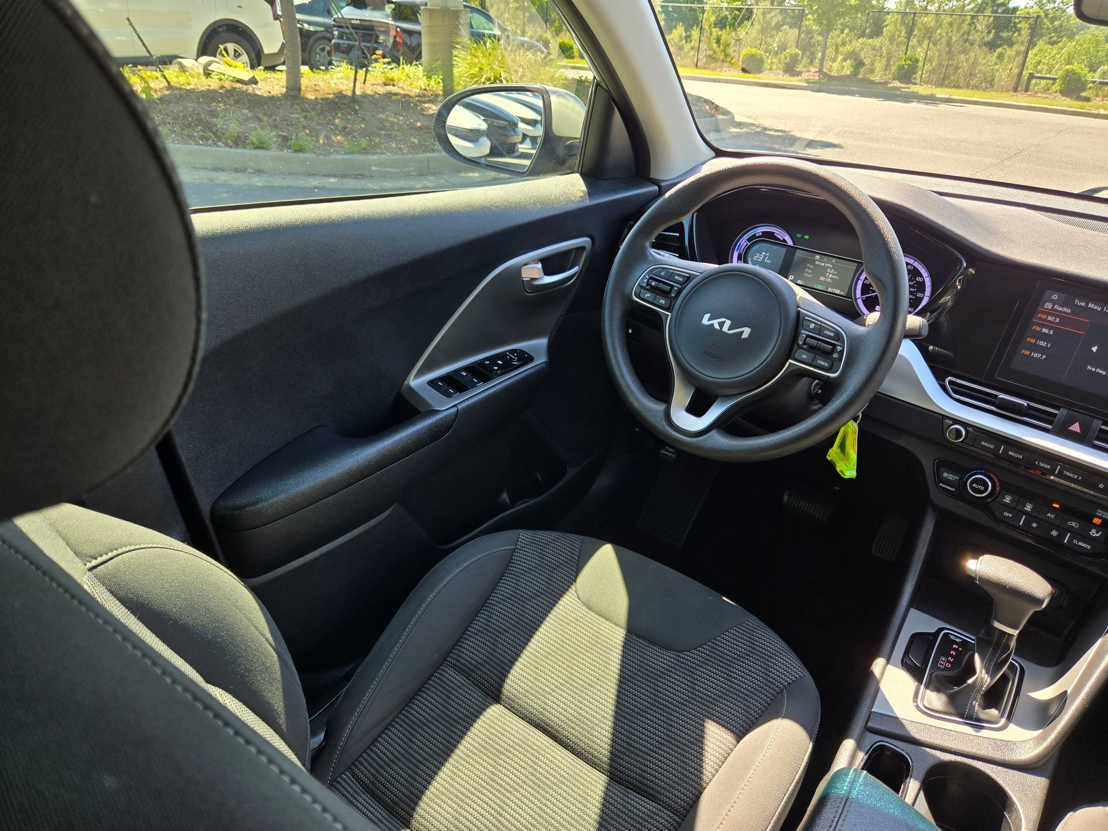 Used 2022 Steel Gray Kia LX image 9