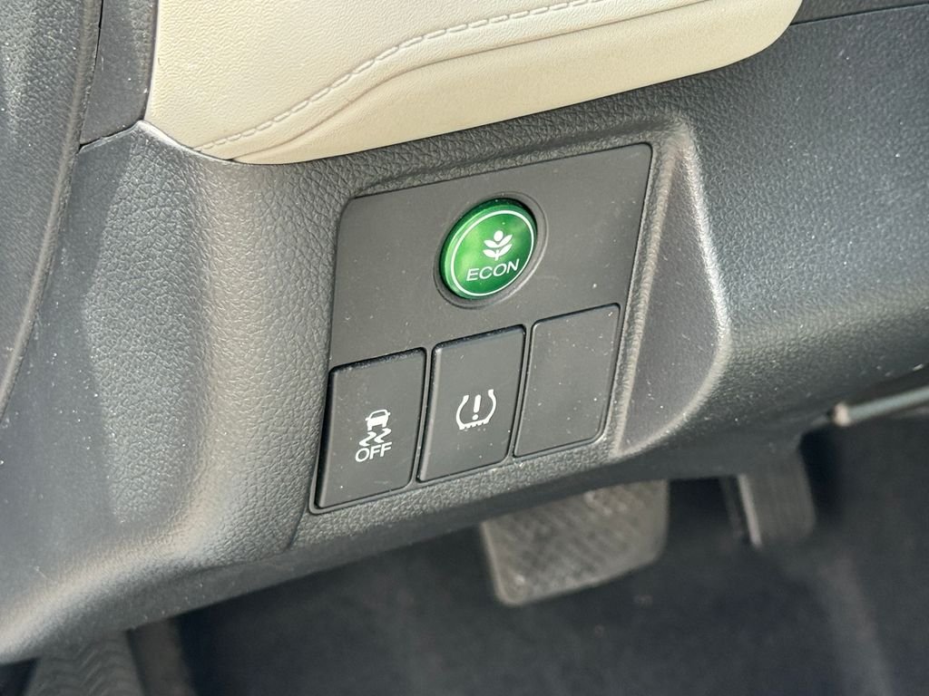 Used 2019 Silver Honda LX image 22