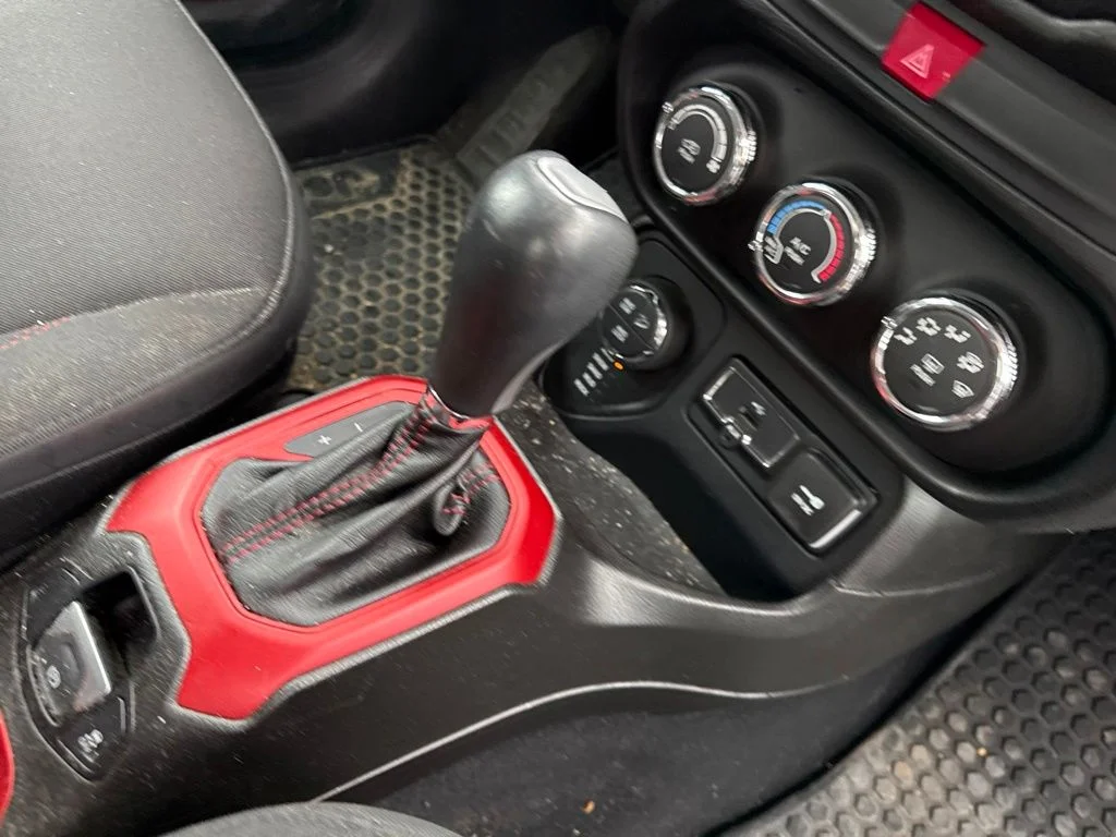 Used 2017 Gray Jeep Trailhawk image 27
