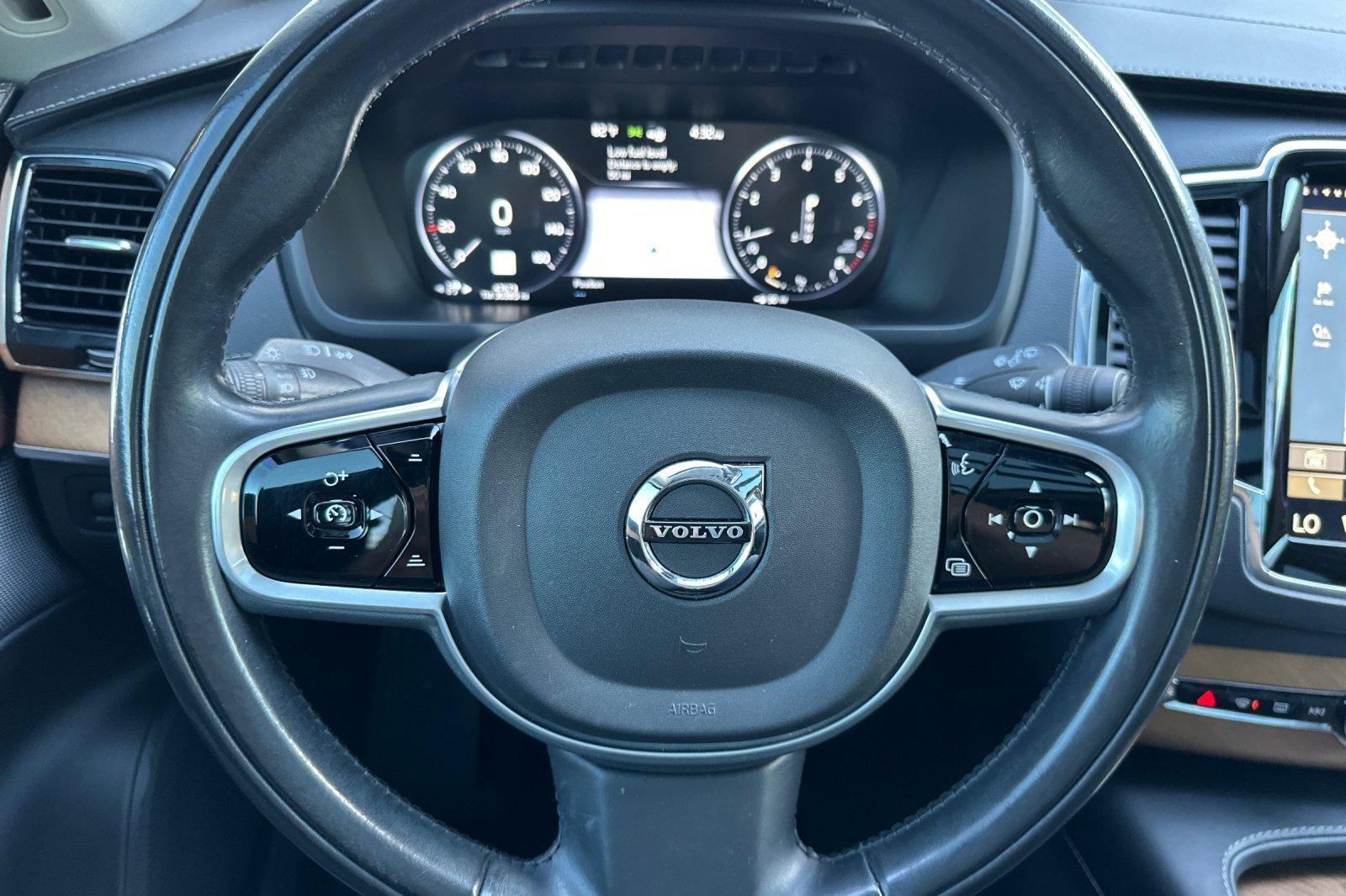 Used 2018 Black Volvo T6 Inscription image 28