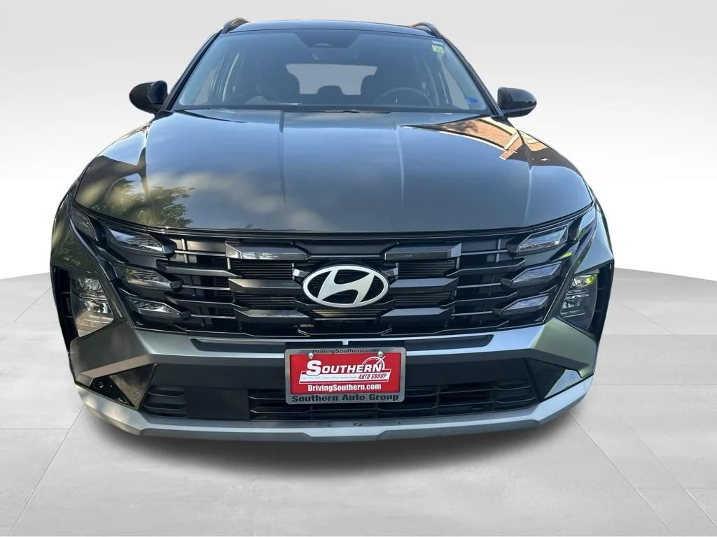 Used 2025 Green Hyundai SEL image 9