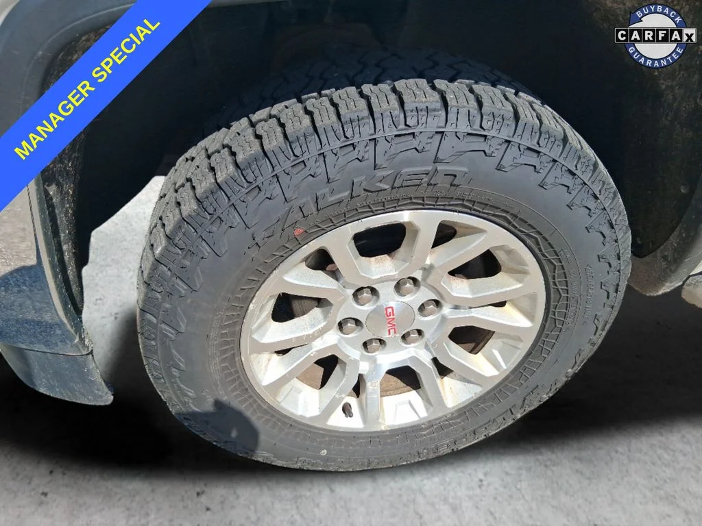 Used 2017 White GMC SLE image 10