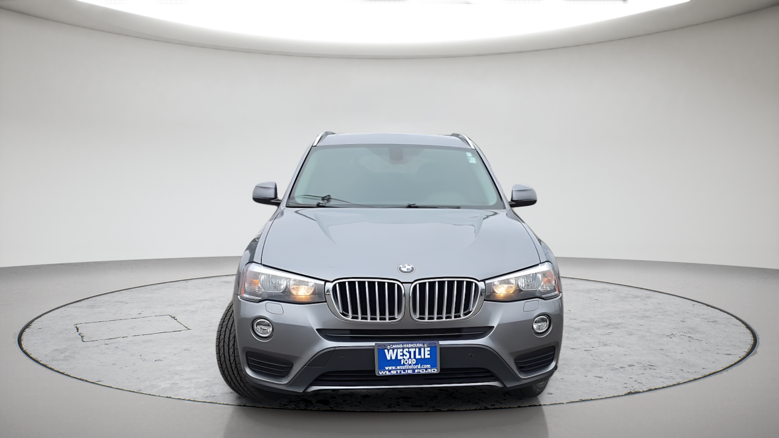 Used 2016 Gray BMW xDrive28i image 2