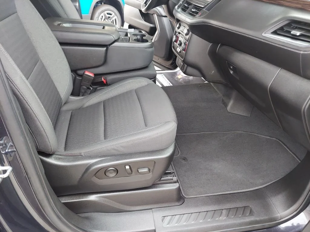 Used 2023 Gray Chevrolet Commercial Flee image 33