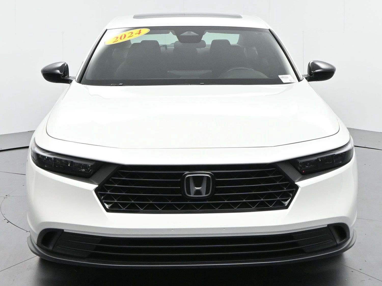 Used 2024 Platinum White Pearl Honda Sport image 5