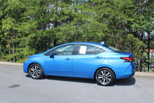Used 2021 Electric Blue Metallic Nissan SV image 3