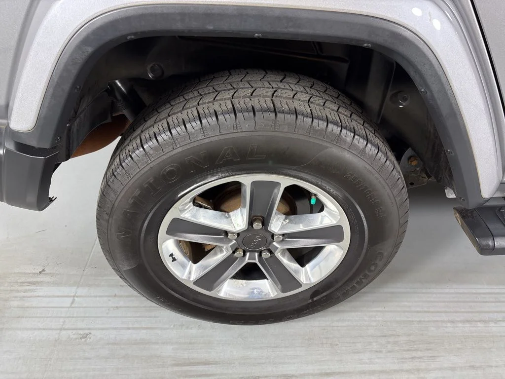 Used 2021 Silver Jeep Unlimited Sahara image 10