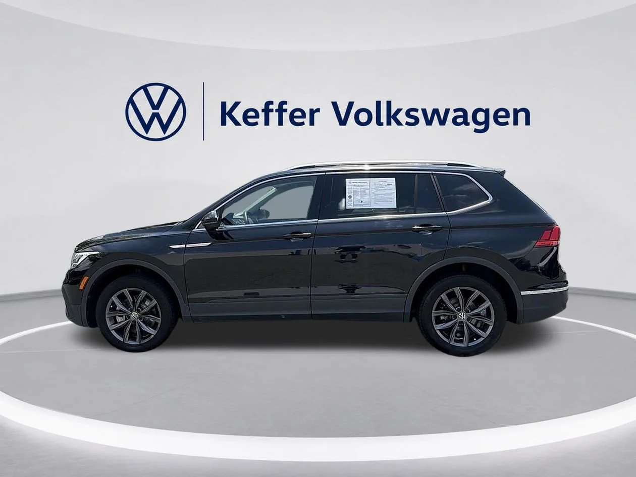 Used 2023 Black Volkswagen 2.0T SE image 2