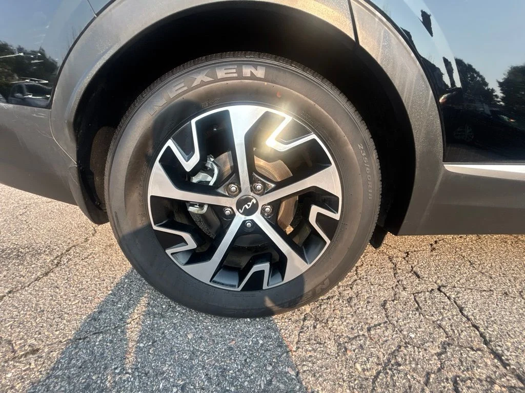 Used 2024 Black Kia EX image 27