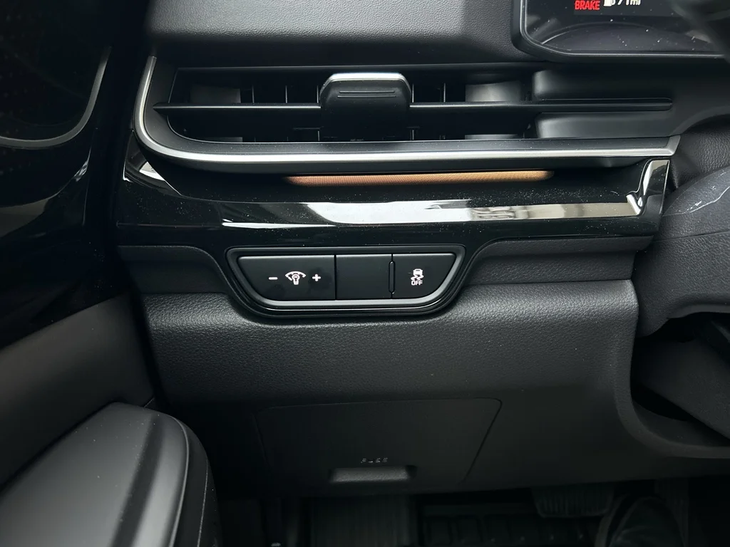 New 2026 Snow White Pearl Kia SX Prestige image 28