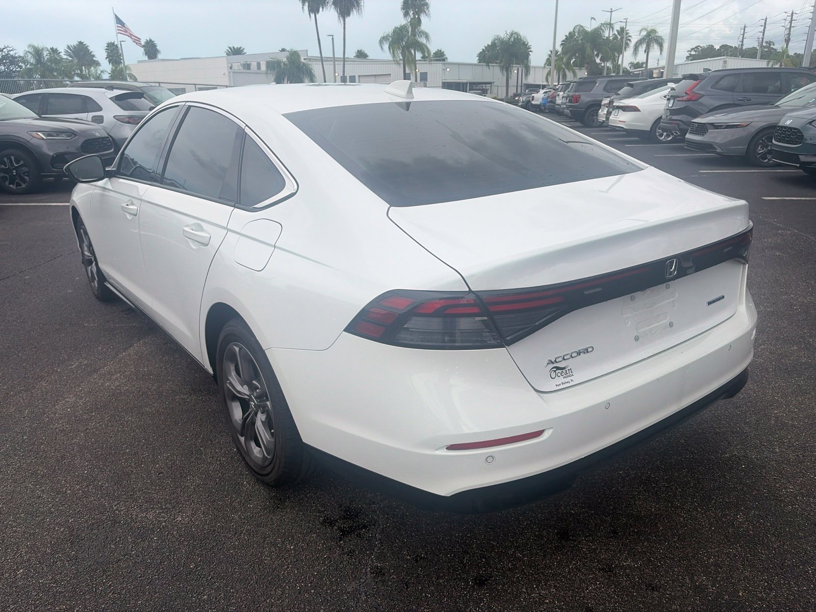 Used 2025 White Honda EX-L image 5
