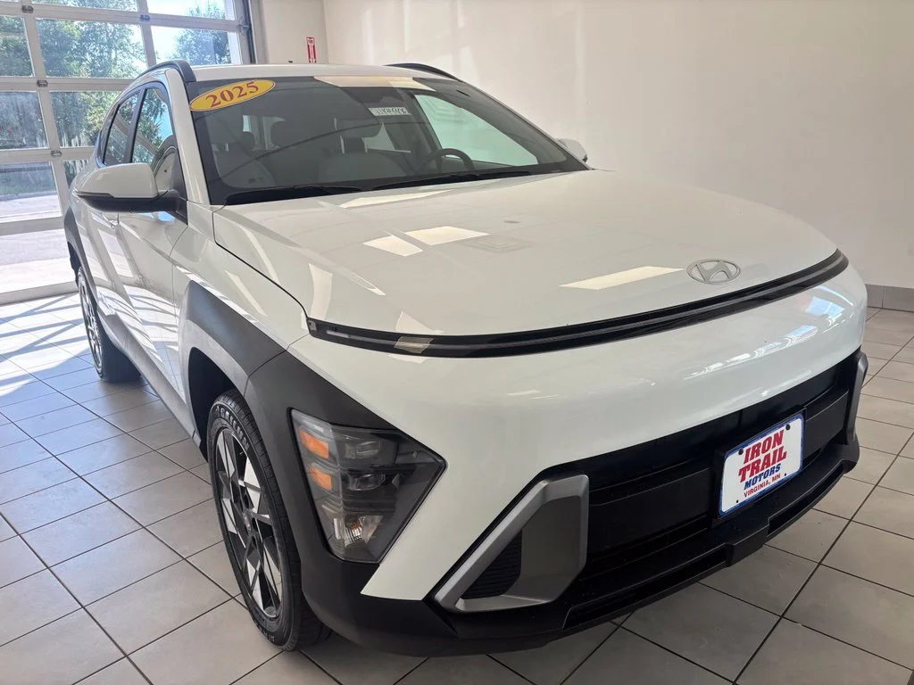 2025 Hyundai Kona SEL - Photo 3