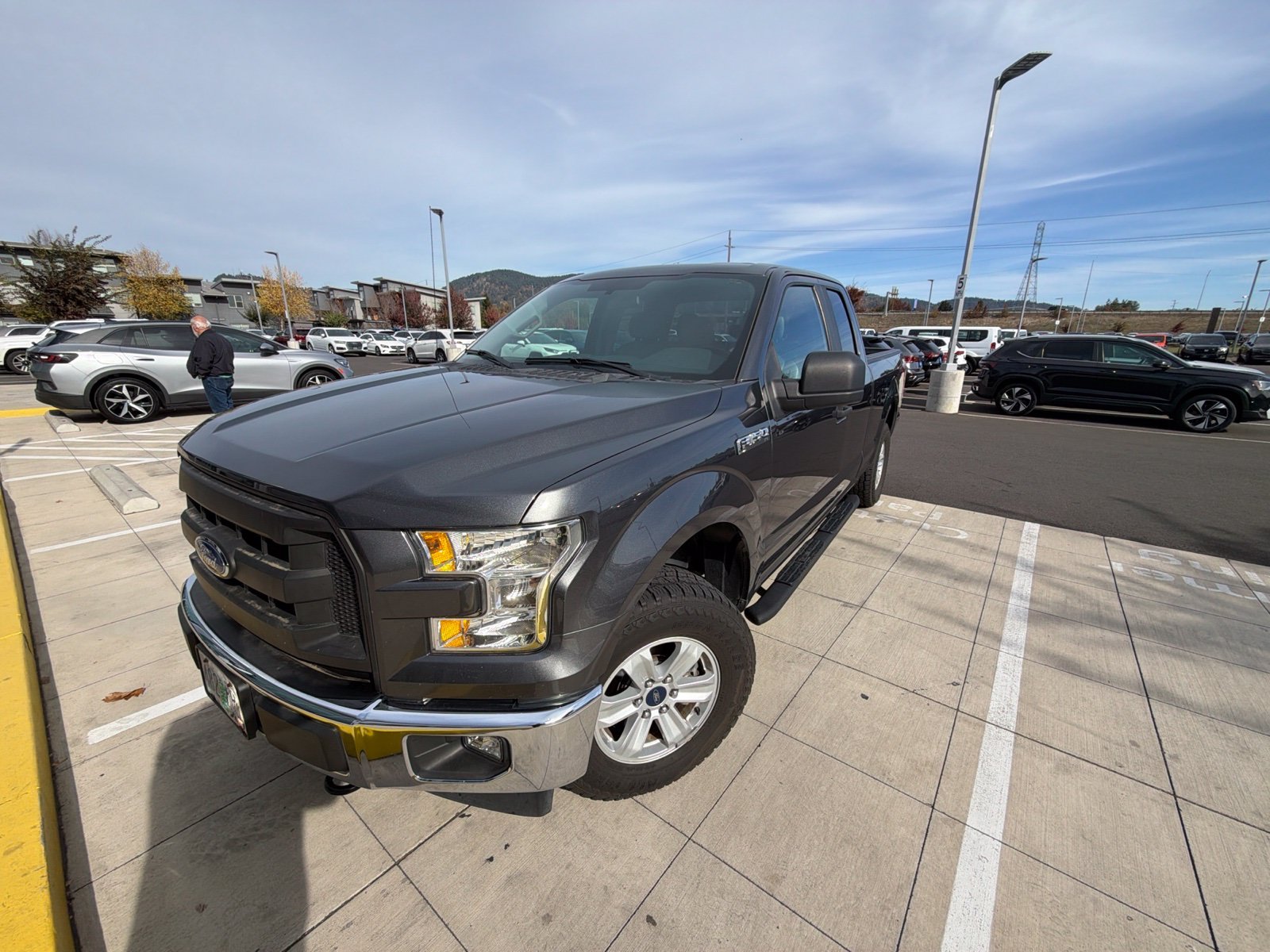 Used 2017 Gray Ford XL image 15