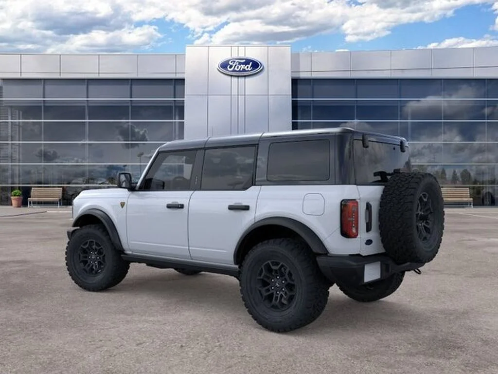 New 2026 Oxford White Ford Badlands® image 4