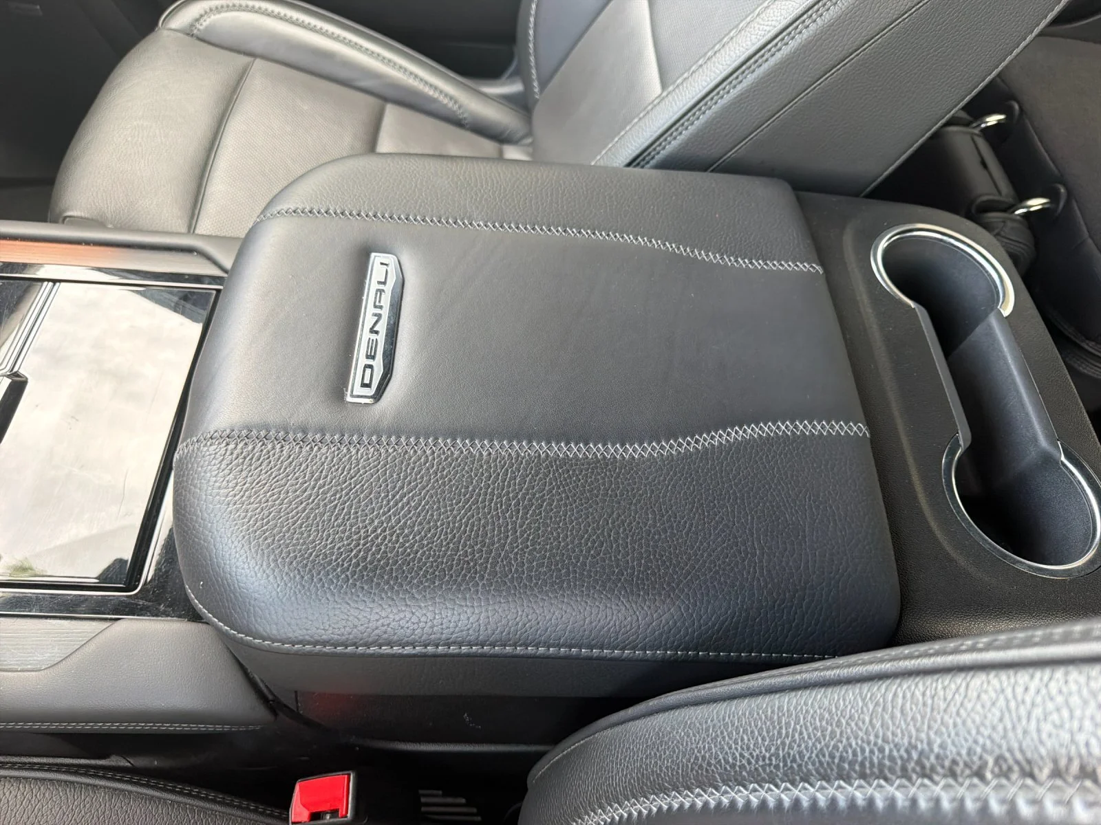 Used 2025 Sterling Metallic GMC Denali image 24
